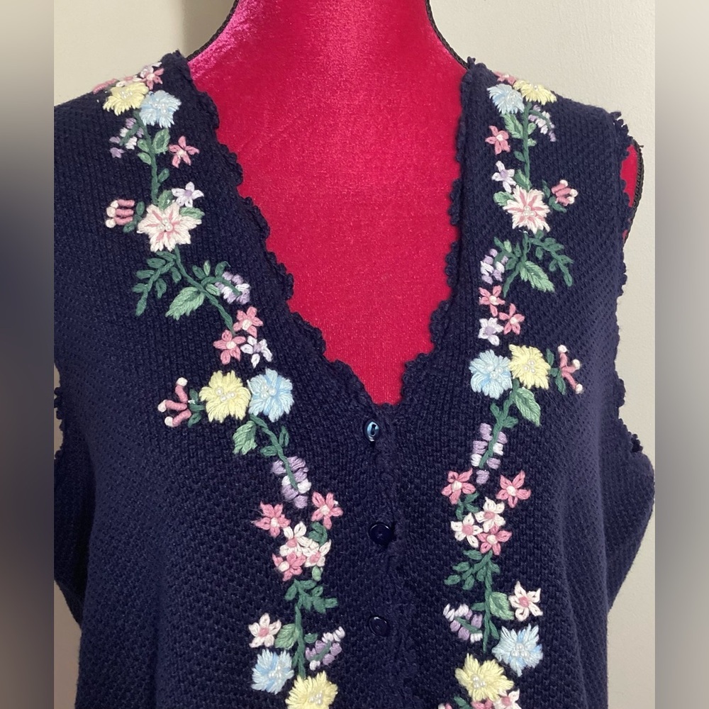 Vtg Embroidered Floral Knit Sweater Vest 18/20 Grannycore Cottagecore Coquette - Picture 7 of 14